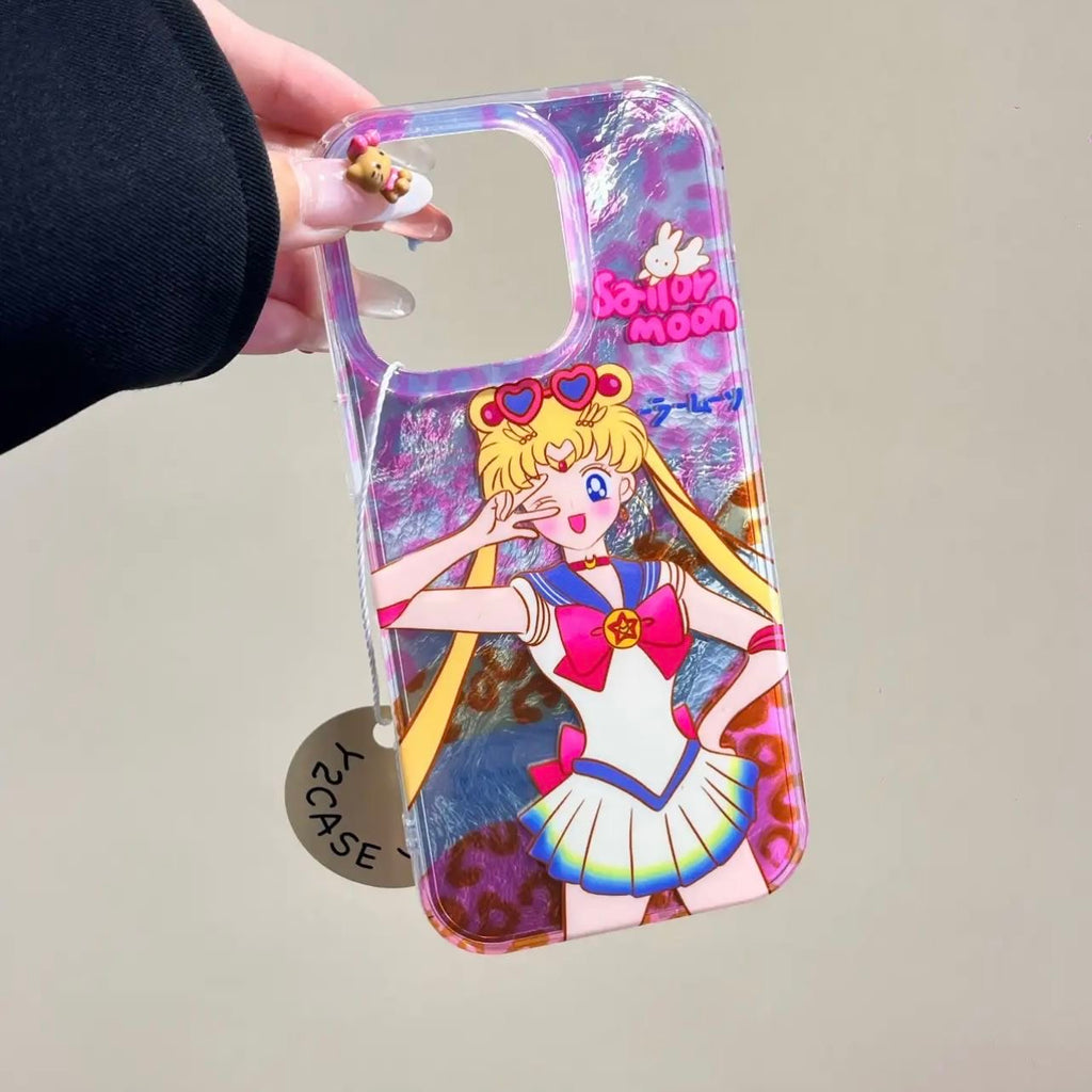 Funda para teléfono con estampado de leopardo rosa de Sailor Moon y dije